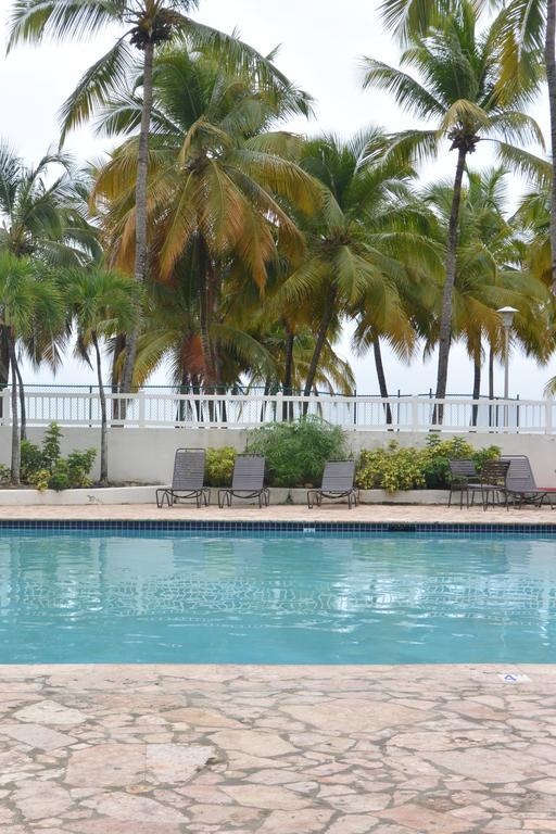 Cozy Beachfront Studio サンジョアン エクステリア 写真